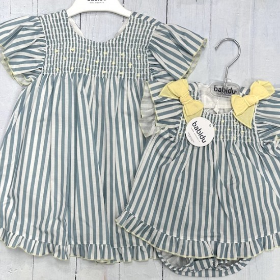 Babidu smock blue and white short set.